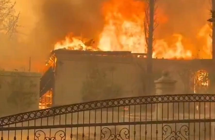 Los Angeles yakınlarında orman yangınları yayılıyor