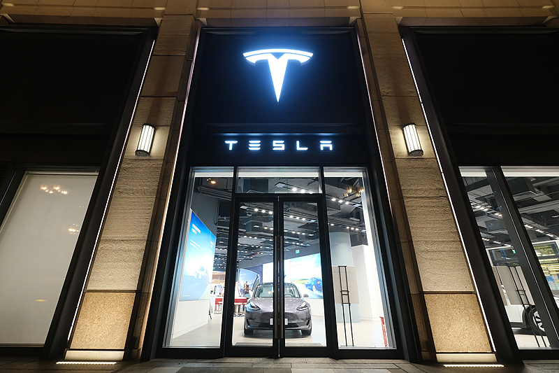 Tesla Çin’de satış rekoru kırmaya devam ediyor