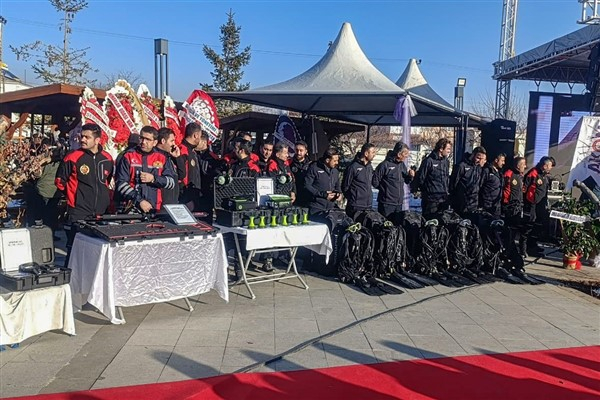 Van Büyükşehir Belediyesi kapsamında 60 kişilik arama kurtarma ekibi göreve hazır