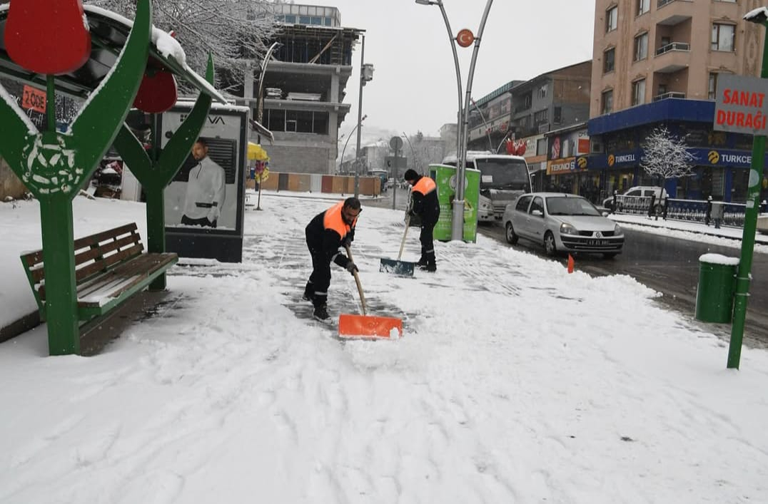 Muş Belediyesi’nden karla mücadele