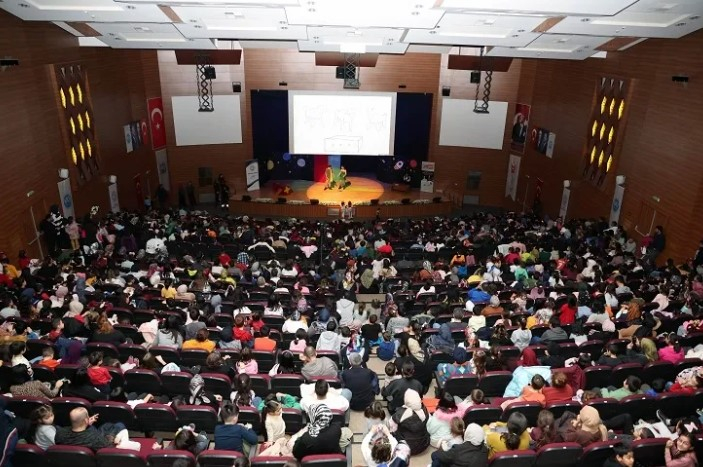 Talas Belediyesi'nden Çocuklara 'Küçük Prens' Sürprizi