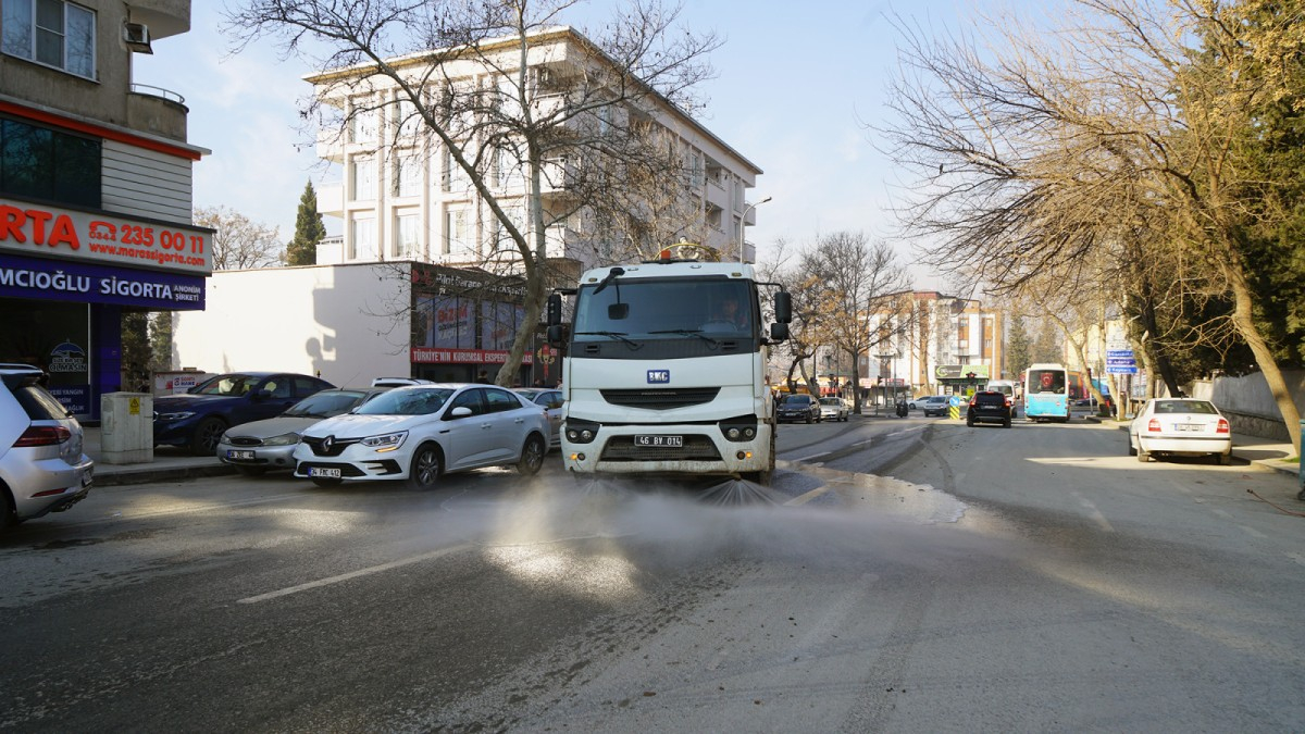 Temizlik Seferberliği Büyükşehir Tarafından Devam Ediyor