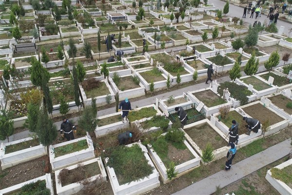 Manisa’da mezarlık bakım ve onarım çalışmaları devam ediyor