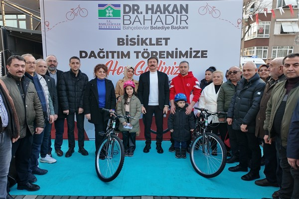 Bahçelievler’de 100 çocuğa bisiklet hediye edildi