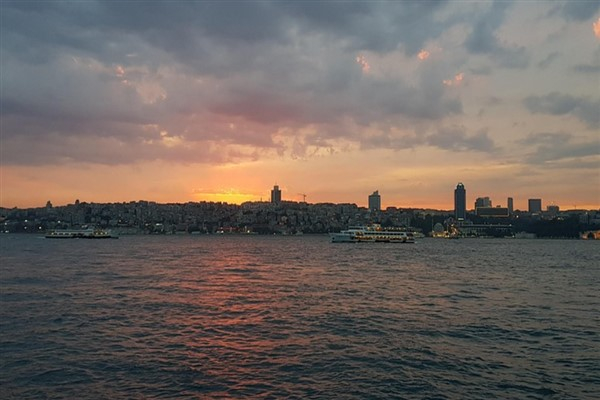 İstanbul Boğazı gemi trafiğine açıldı