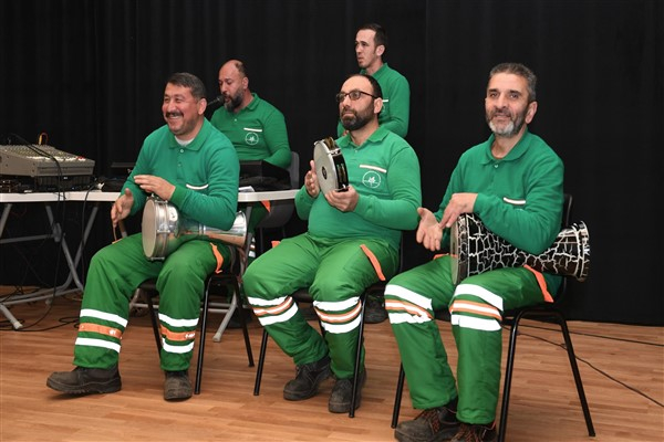 Temizlik işçileri kurdukları orkestra ile konser verecek