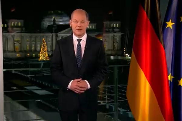 Scholz: Kadınların erkeklerden daha az kazanmaları için hiçbir gerekçe yoktur