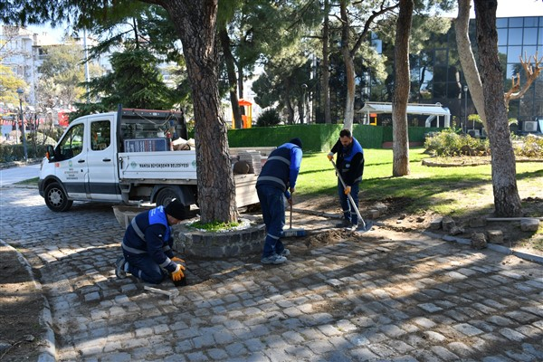 Manisa Büyükşehir, parklarda bakım ve onarım çalışmalarını sürdürüyor