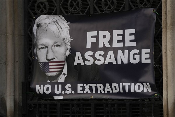 Assange’ın kaderi, “Amerikan tarzı özgürlüğü” yansıtan bir ayna