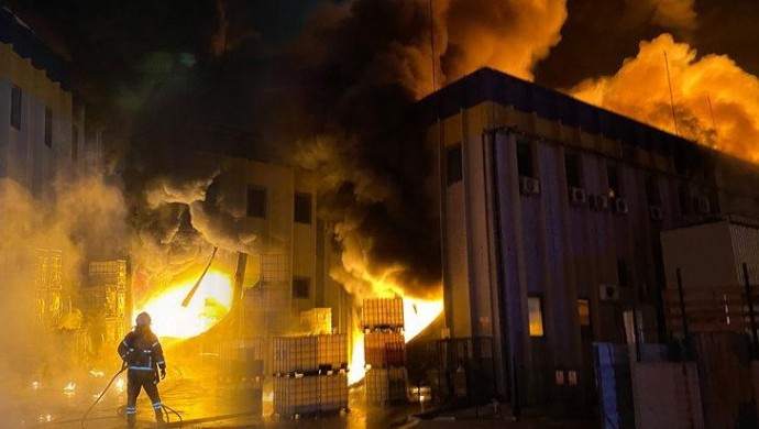 Bursa'da fabrikada yangın çıktı