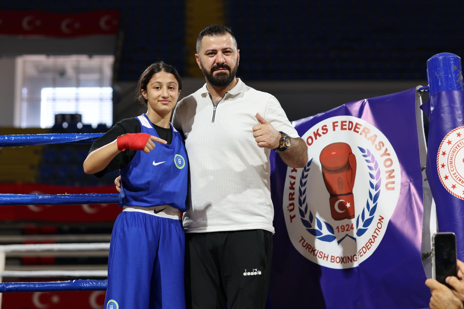 Bursalı boksör Temuçin'den Üst Minikler Avrupa Boks Şampiyonası'nda bronz madalya 