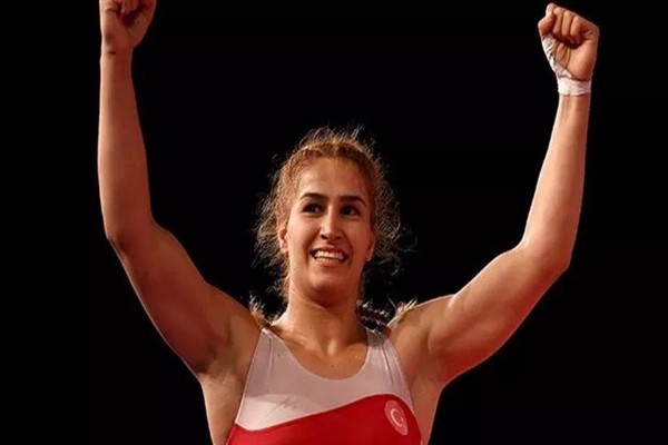 Buse'den gümüş madalya