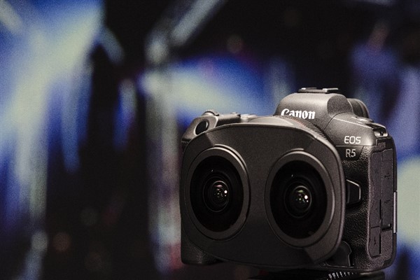 Canon’dan dijital lensli fotoğraf makineleri için devrim niteliğinde inovasyon