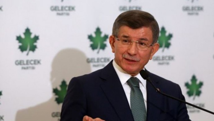 Davutoğlu: Ülkeyi Bahçeli yönetiyor