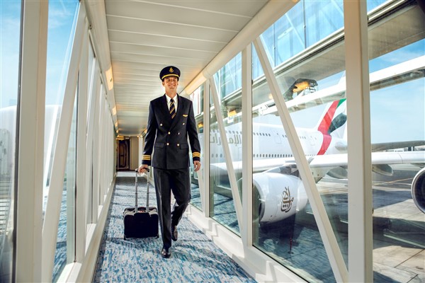 Emirates, yeni yardımcı pilotlar arıyor