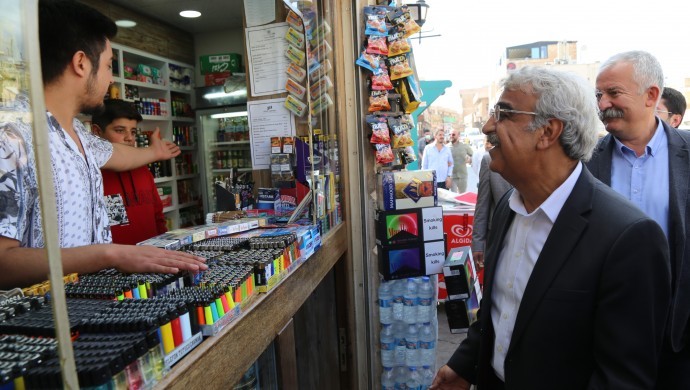 HDP'li Sancar Mardin’de esnafın sorunlarını dinledi