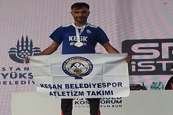 “İstanbul'u Koşuyorum” Avrupa etabında Ahmet Tek birinci oldu
