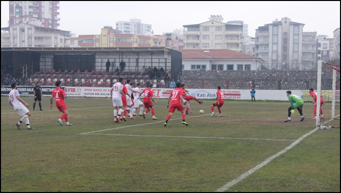 Siverek Belediyespor 3 puanı 3 golle kazandı