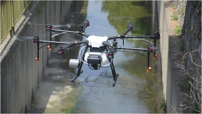 Tuzla’da bir ilk! Zorlu bölgelerde ilaçlama drone ile yapıldı