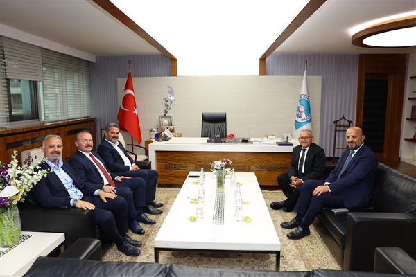 AK Parti Yerel Yönetimler Başkan Yardımcısı Kirazoğlu, Başkan Büyükkılıç'ı ziyaret etti