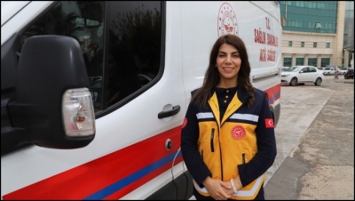 “Ambulansta Sen de Olabilirsin, Ambulansa Yol Ver!”-(VİDEO)