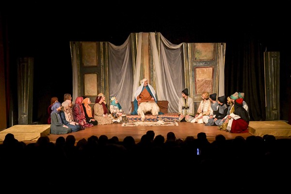 Ankara Büyükşehir Belediyesi, Mevlana’yı tiyatro oyunuyla andı