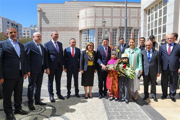 Bakan Tunç: “Gaziantep’teki yatırımlarımız, belediyelerimizin çalışmaları saymakla bitmez”