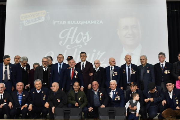 Başkan Bozkurt, şehit aileleri ve gazilerle buluştu