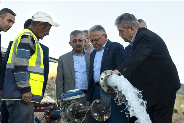 Başkan Büyükkılıç, Erciyes’te 36 derecelik sıcak suyun vanasını açtı