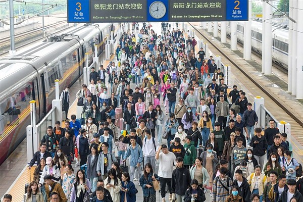 Bayram tatilinde Çin’de seyahat sayısı 826 milyona ulaştı 