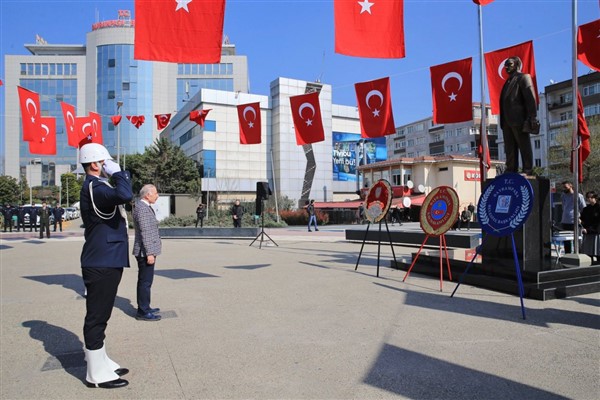 Bayrampaşa'da Çanakkale Zaferi törenle kutlandı