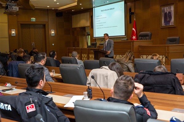 Bursa Büyükşehir Belediyesi personeline mevzuat eğitimi verildi