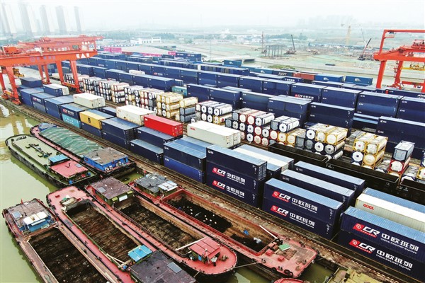 Çin’in 10 aylık dış ticaret hacmi, 5,3 trilyon yuana ulaştı