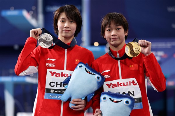 Çinli sporcular 10 metre platform atlamada altın ve gümüş madalya kazandı