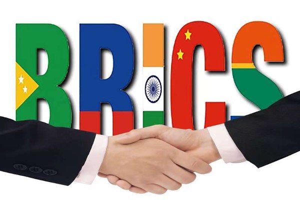 Fransa, niçin aktif bir tavırla BRICS’e yaklaşıyor?