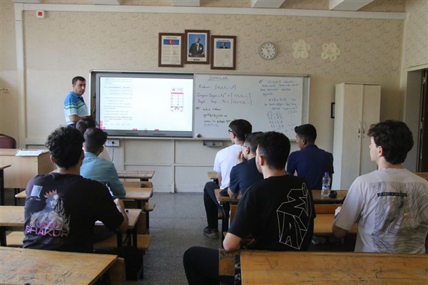Haliliye'de üniversiteye hazırlık kursu kayıtları devam ediyor
