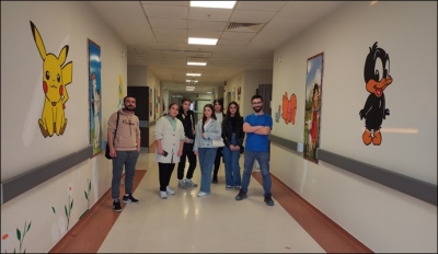 Hastane koridorlarını Çizgi film karakterleri ile renklendirdiler