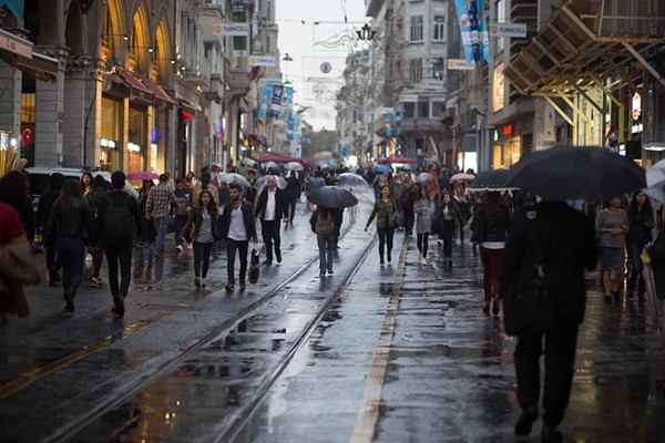 İstanbul'da kayıtlı olmayan Suriyelilerin kayıtlı illere dönme süresi uzatılmayacak