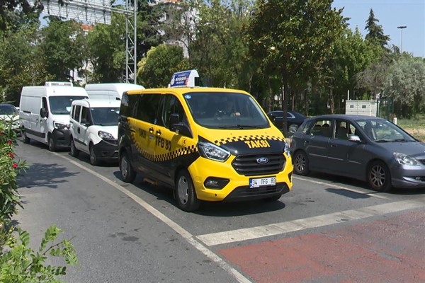 İstanbul'da yeni taksiler yolcu taşımaya başladı