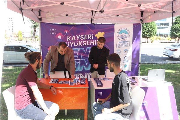 Kayseri Büyükşehir Belediyesi’nin öğrencilere rehberlik ve danışmanlık hizmeti