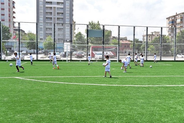 Kayseri Büyükşehir'in ‘Yaz Dönemi Spor Okulları’ başladı