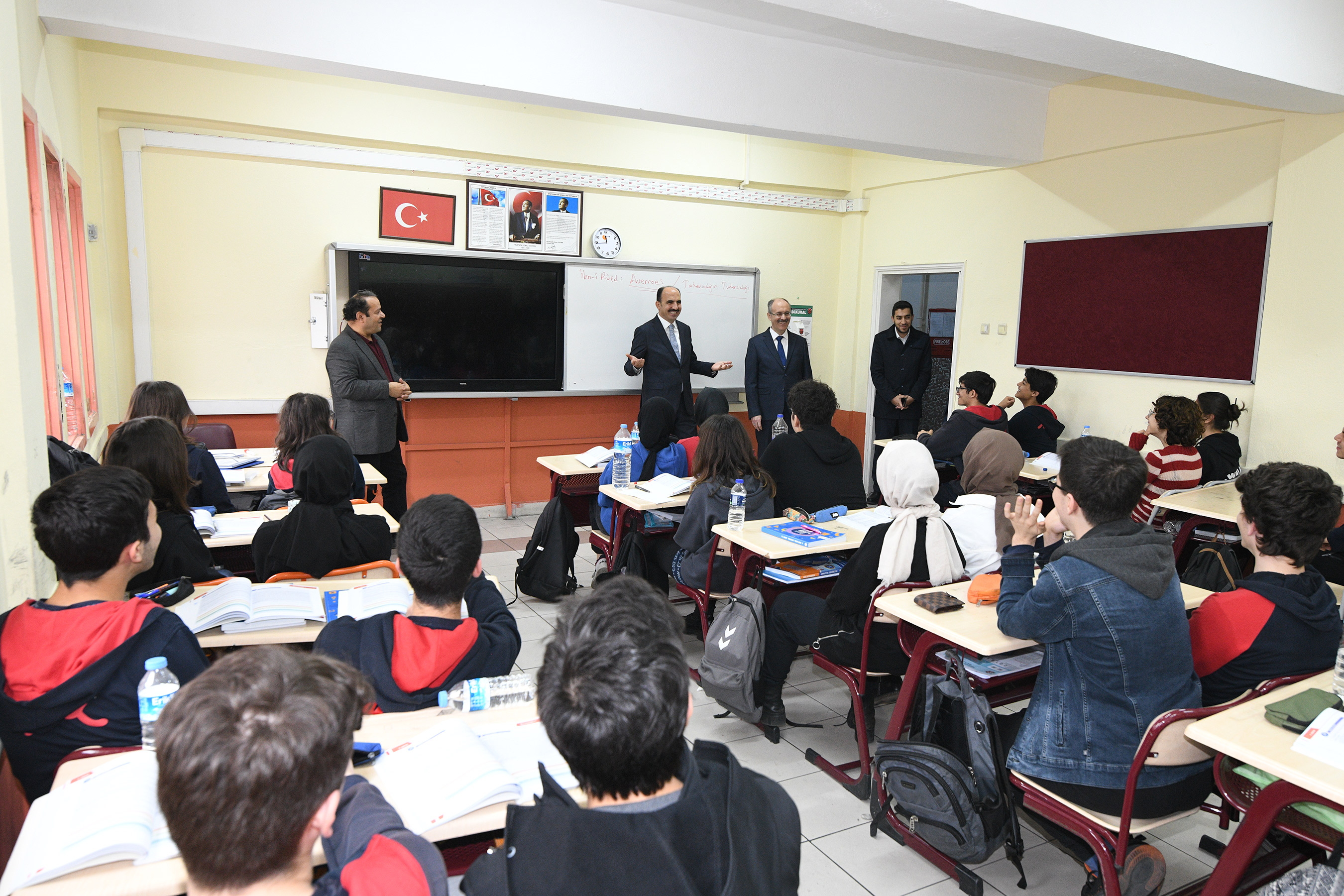 Konya Büyükşehir Belediyesi'nin öğrencilere desteği sürüyor