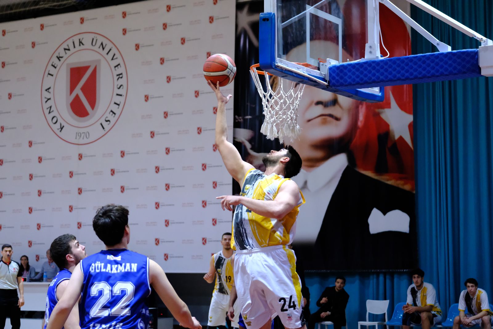 Konya Büyükşehir Belediyespor, yarı finale yükseldi