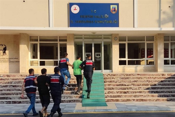 Mersin’de kesinleşmiş hapis cezası bulunan 2 şüpheli yakalandı 