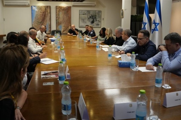 Netanyahu, Gazze’de kaçırılanların ailelerinin temsilcileriyle görüştü