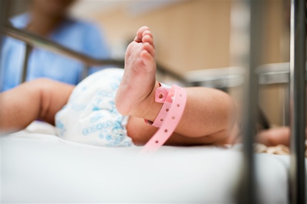 Prematüre bebeklerde doktor değerlendirmesi ve takibi önemli