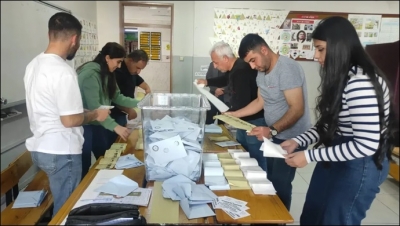Şanlıurfa'da sandıklar açıldı, oy sayımı başladı