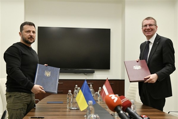 Ukrayna ile Letonya arasında güvenlik anlaşması imzalandı