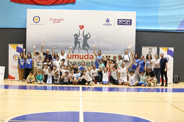 Umuda Basket Veteran Basketbol Turnuvası ile 272 çocuğun eğitimine destek sağlandı