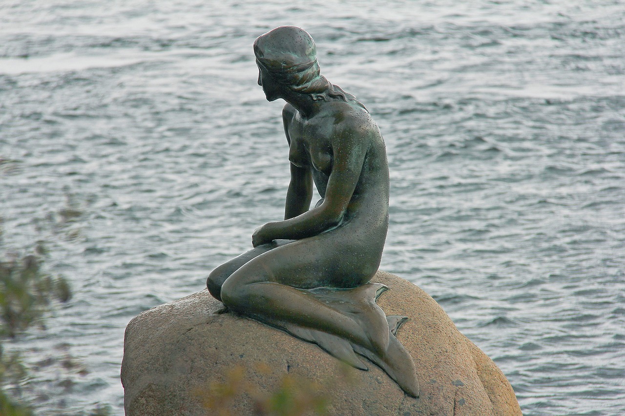 Women in Denmark want more statues of women in the art world